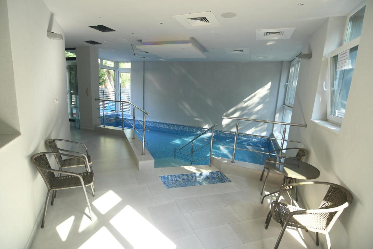 Octogon Hotel Băile Felix Екстериор снимка