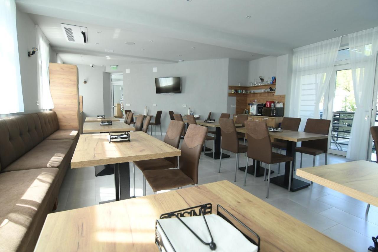 Octogon Hotel Băile Felix Екстериор снимка